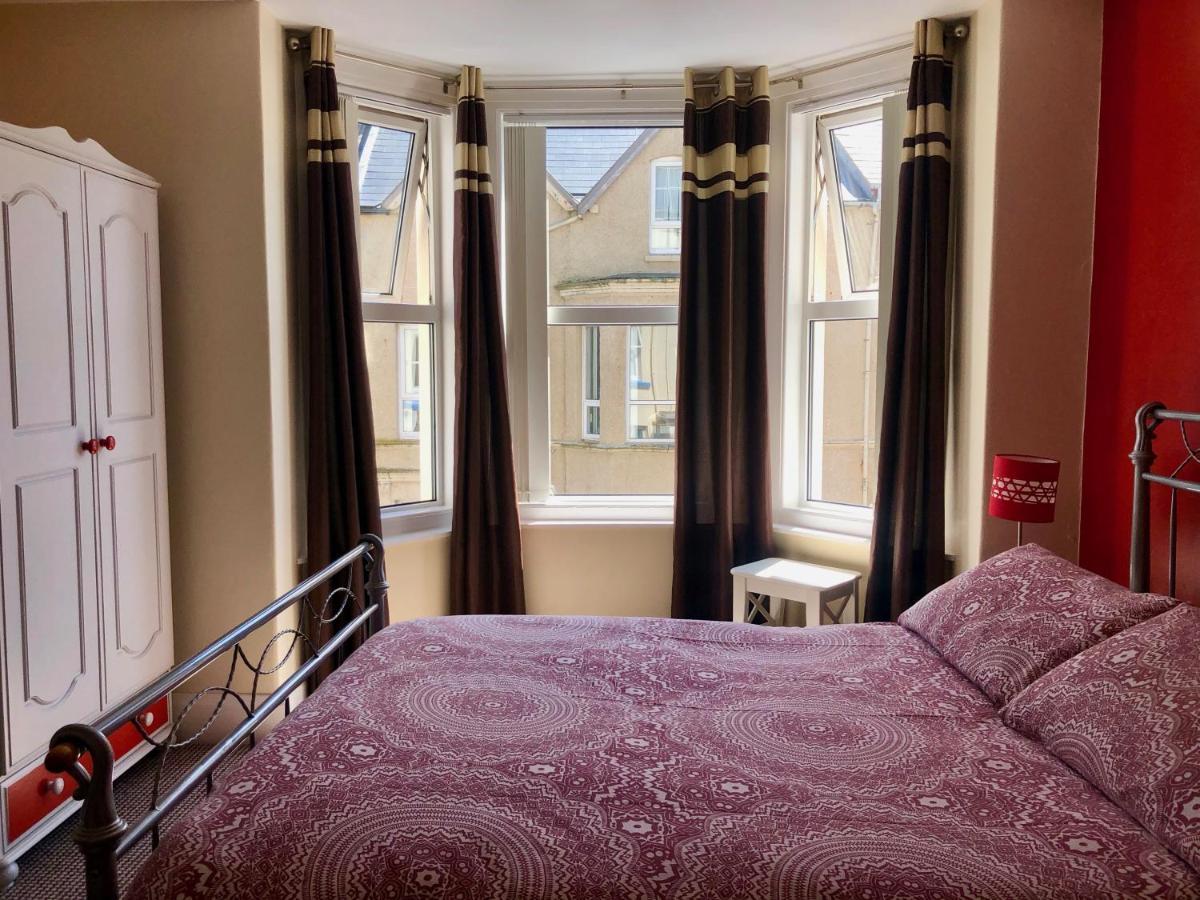 Portrush Holiday Hostel Guesthouse Exterior photo