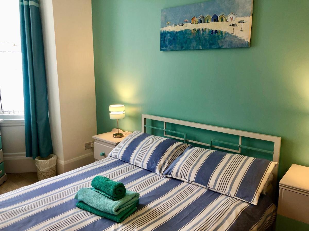 Portrush Holiday Hostel Guesthouse Exterior photo